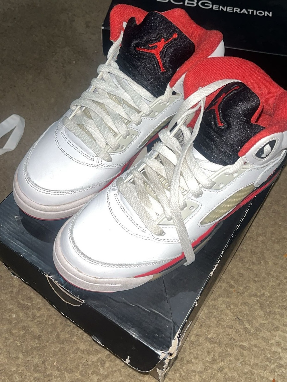 Jordan Men’s White, Red & Black Low-Top Sneakers